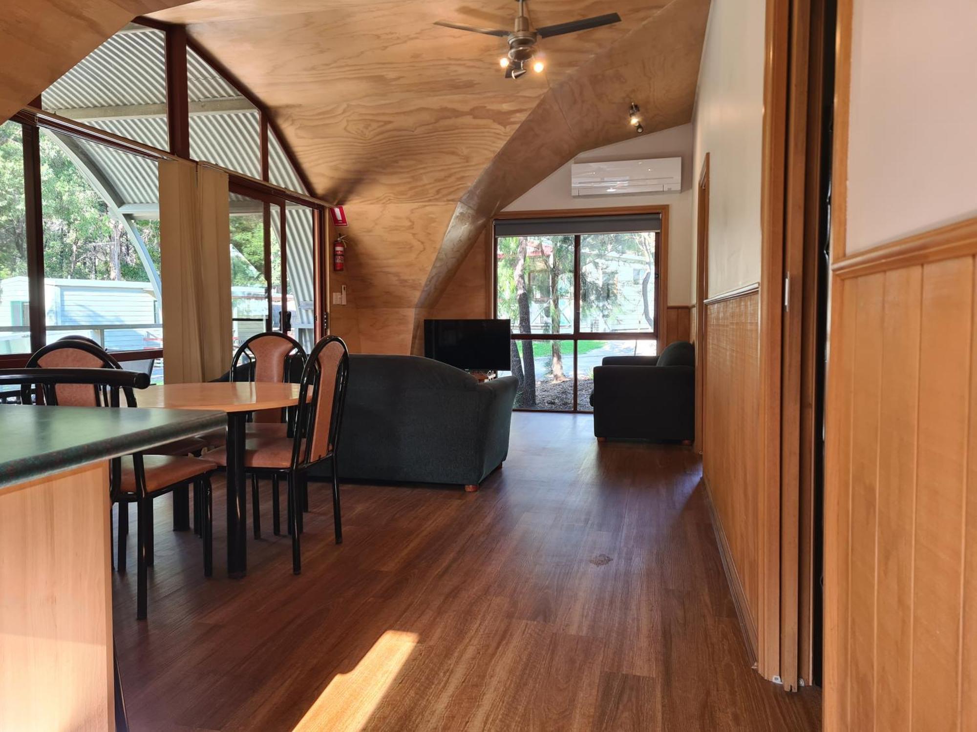 Mallacoota'S Shady Gully Caravan Park Экстерьер фото